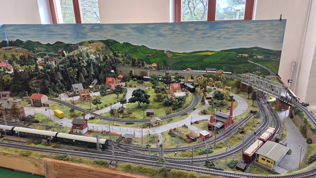 železniční modeláři dospě5.jpg